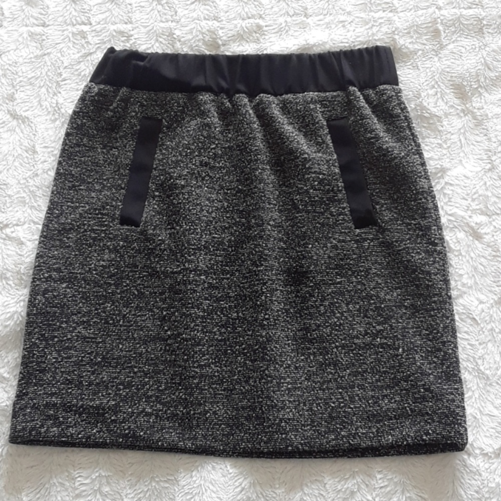 LOFT Black and White Skirt